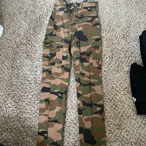 H&M camo capris